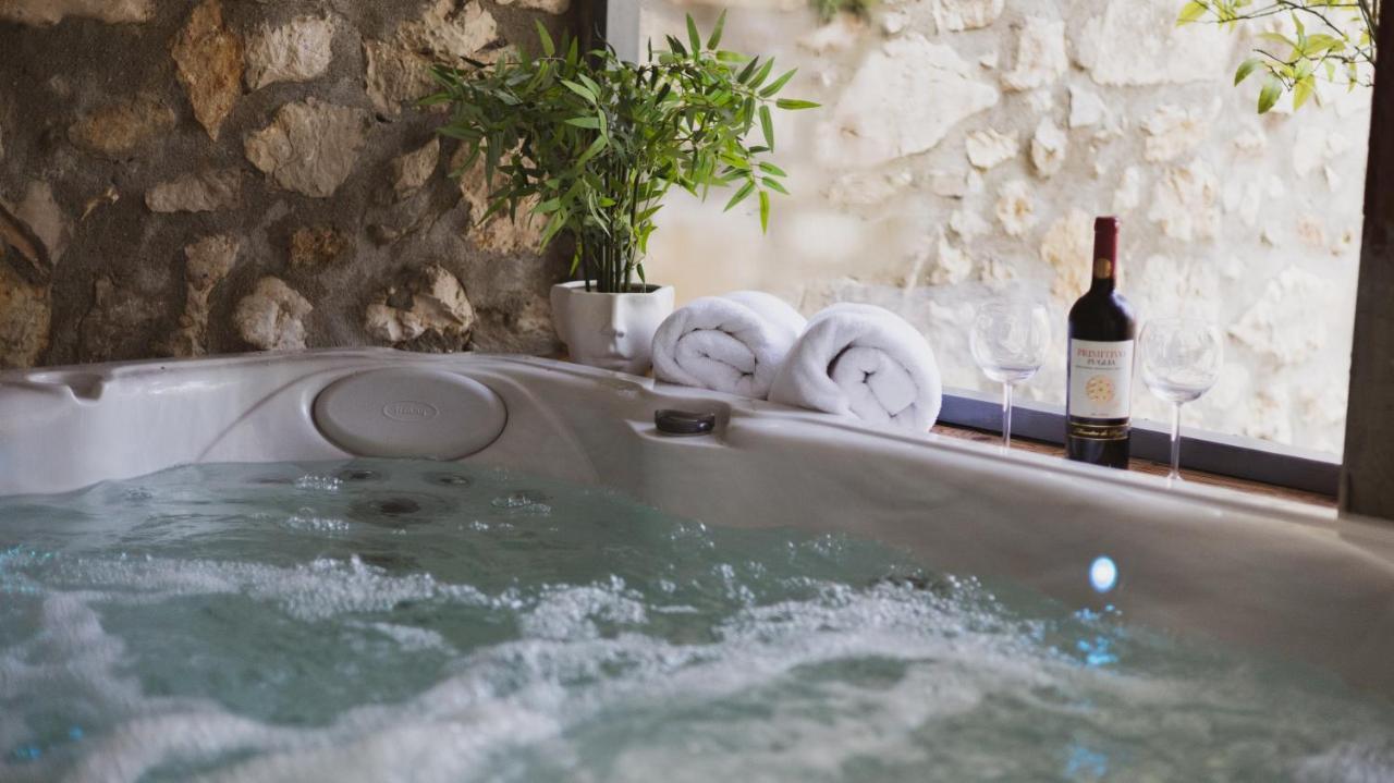 Scardona Rustica, Bed & Breakfast With Jacuzzi, Bbq And Free Parking In Skradin, Krka Apartment Exterior photo