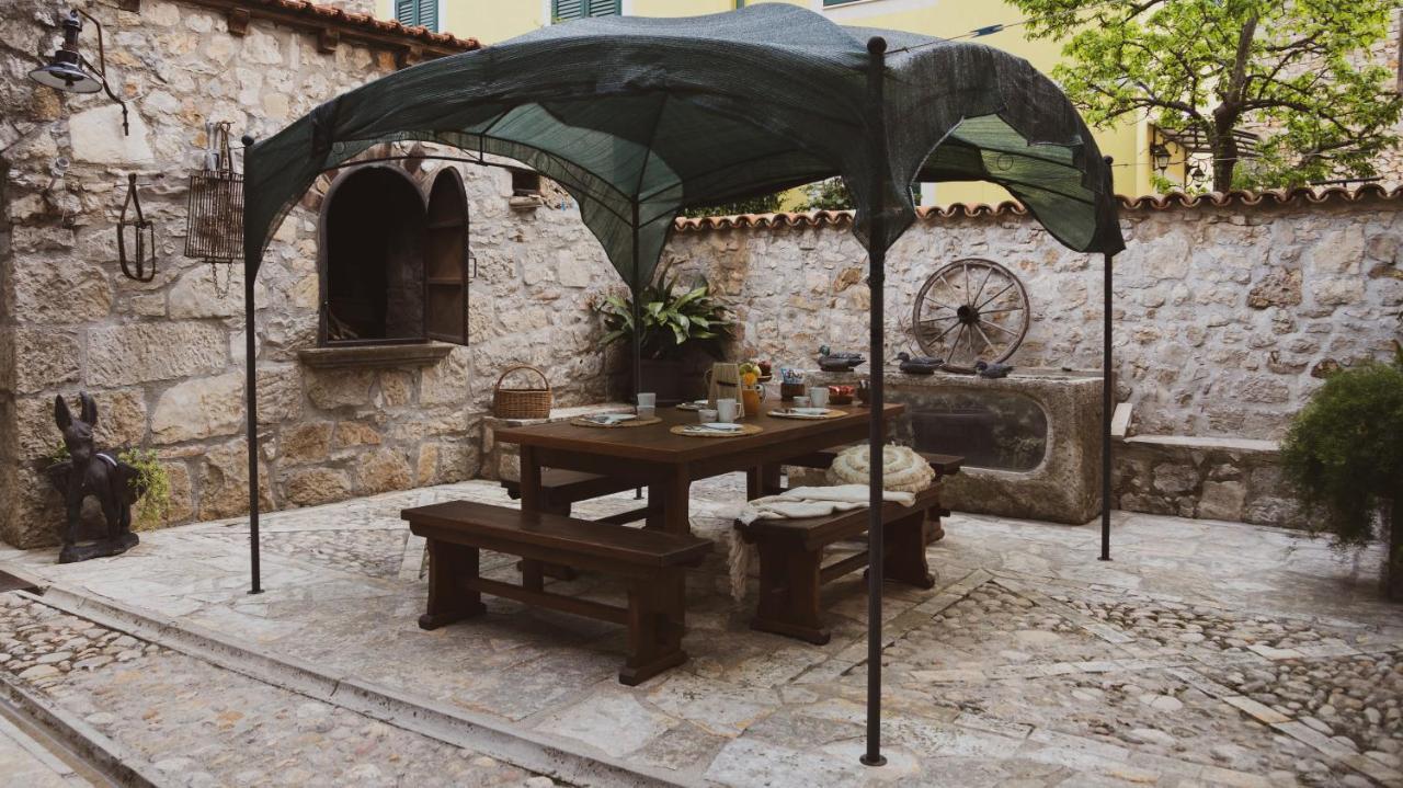 Scardona Rustica, Bed & Breakfast With Jacuzzi, Bbq And Free Parking In Skradin, Krka Apartment Exterior photo